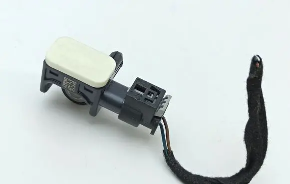 Mercedes-Benz A W176 Airbag deployment crash/impact sensor A1668210151 56054085AA 024140918