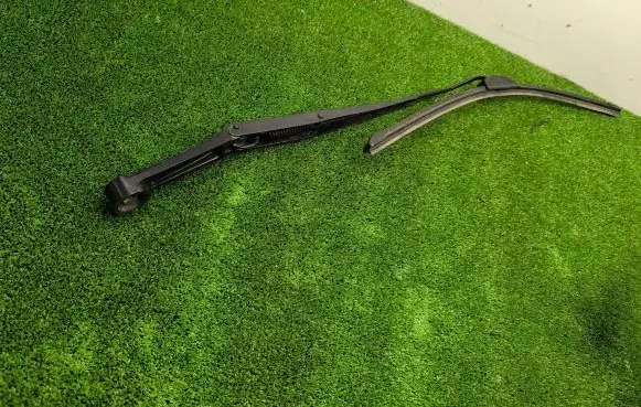KIA Sportage Front wiper blade arm D226 H0547 17402HC