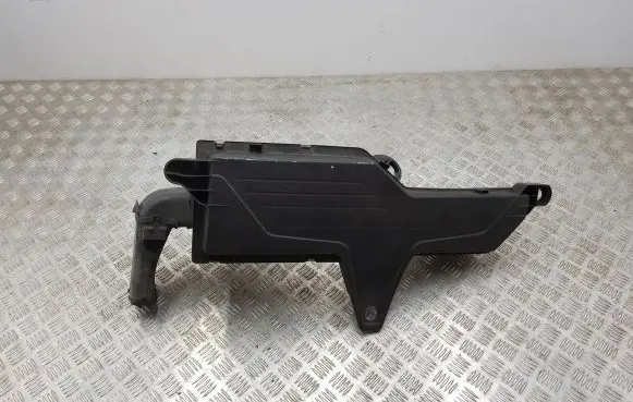 BMW 3 F30 F35 F31 Air filter box 70518554 10737310
