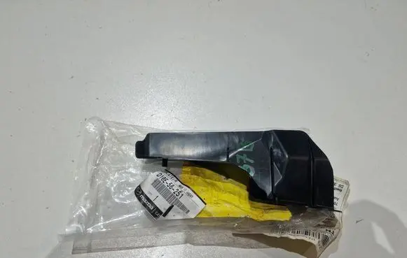 Mazda CX-3 Front bumper mounting bracket D10E56251