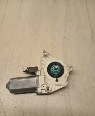 Mercedes-Benz A W169 Front door window regulator motor 996138101 12015606 A1698201542