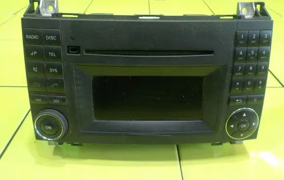 Mercedes-Benz A W169 Radio/CD/DVD/GPS head unit A1699002000
