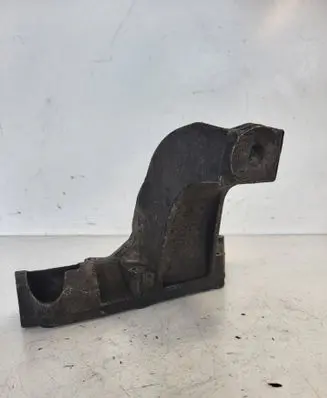 BMW 3 E46 Engine mounting bracket 6753225