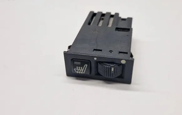 BMW 7 E38 Seat heating switch 8352259