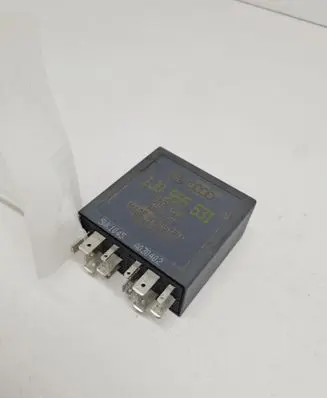 Volkswagen Golf IV Window wiper relay 1J0955531 5WK1045 A030402