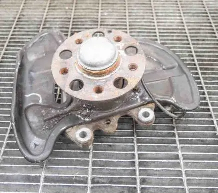 Mercedes-Benz C W204 Front wheel hub A20401 A2044202544