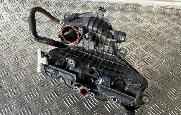 Toyota Yaris Intake manifold 1712021060
