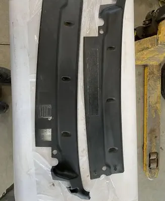 Renault Master II Windshield trim 8200121690 8200121691