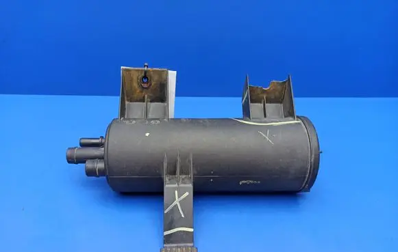BMW 6 E63 E64 Active carbon filter fuel vapour canister 6761043 6760225
