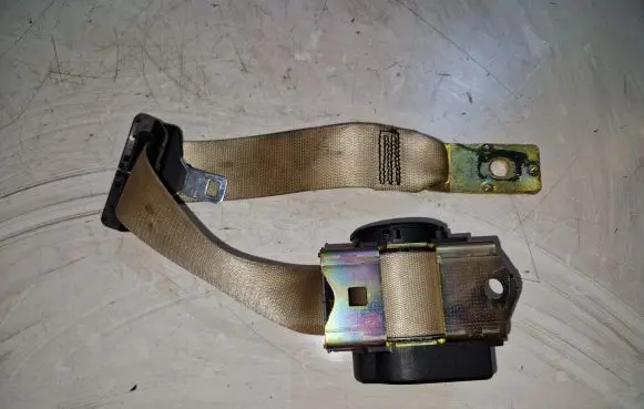 BMW 7 E65 E66 Middle seatbelt (rear) 16398