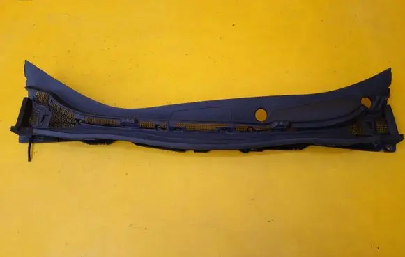 Nissan Leaf I (ZE0) Wiper trim 668623NA0A