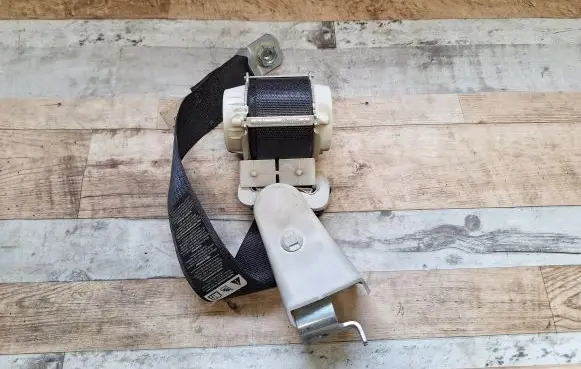 Chrysler Grand Voyager V Third row seat belt 040776