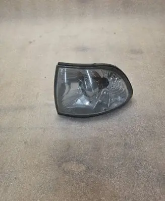 BMW 7 E38 Front indicator light