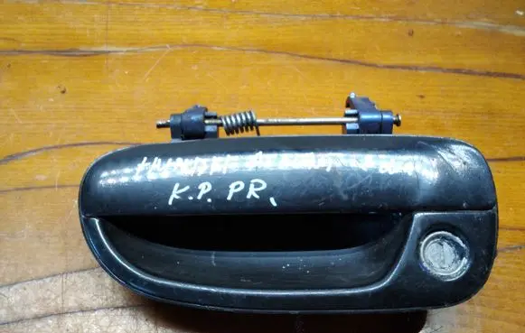 Hyundai Accent Front door exterior handle