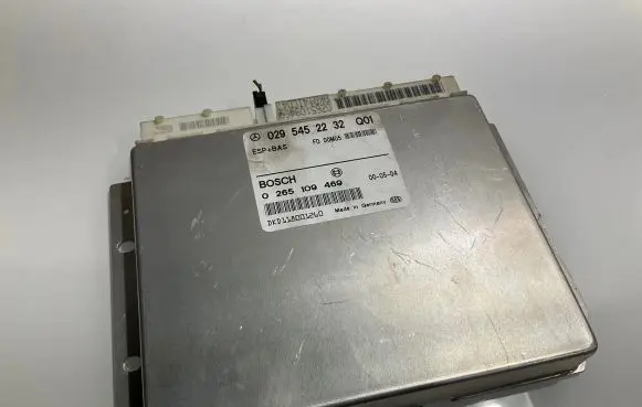 Mercedes-Benz E W210 ESP (stability system) control unit 0295452232 DKD118001260 0265109469