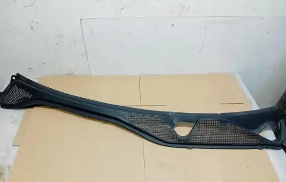 Renault Twingo III Wiper trim 668118065R