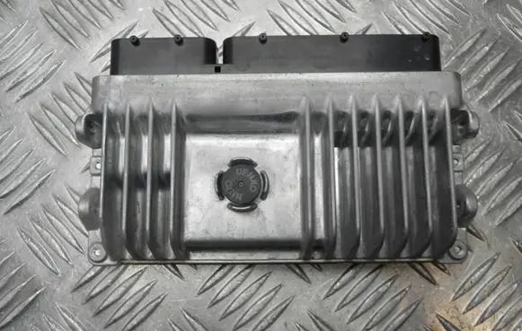 Toyota Yaris Engine control unit/module 896610U140