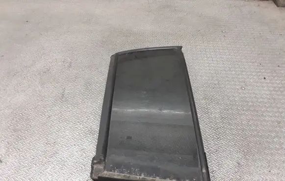 KIA Opirus Rear vent window glass 