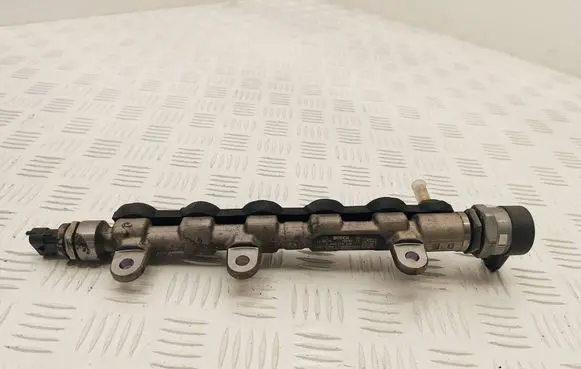 Renault Espace IV Fuel main line pipe 0445214250 175217750R 8200703127