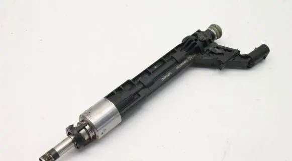 Audi A4 S4 B9 8W Fuel injector 06M906036K
