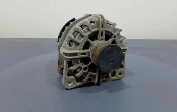 Renault Trafic III (X82) Generator/alternator 231001423R