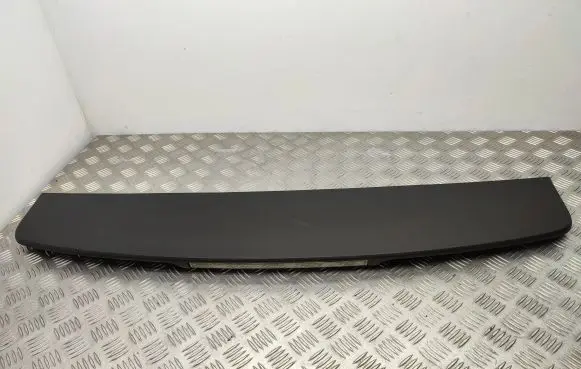 Tailgate/trunk spoiler