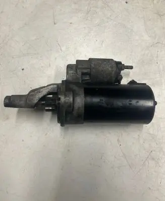 Volkswagen PASSAT B5.5 Starter motor 0001109021