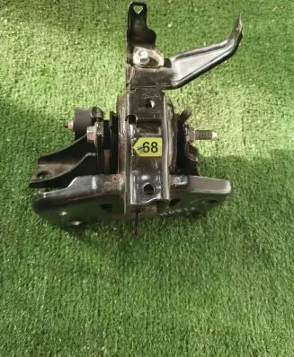 Toyota Auris E180 Engine mounting bracket SPD13214