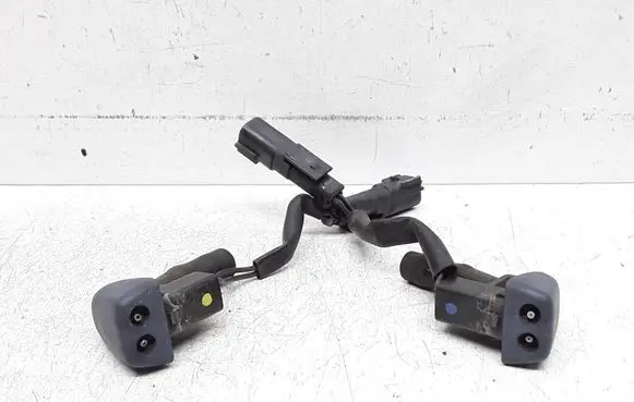 Volvo S60 Windshield washer spray nozzle 