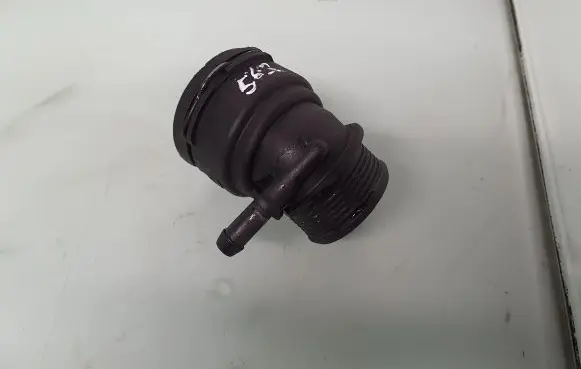 BMW 5 E39 Engine coolant pipe/hose 2247821 11532247821