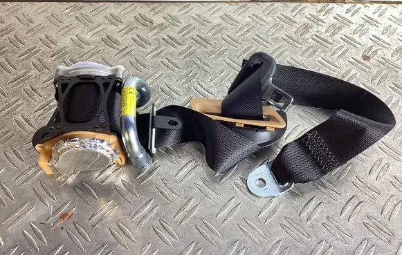 Rear seatbelt