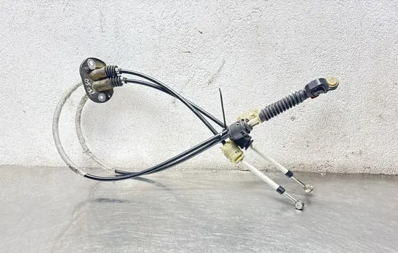 Volvo V50 Gear shift cable linkage 30735285