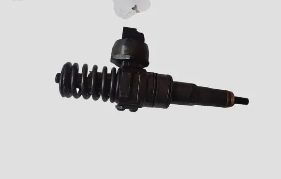 Volkswagen Golf V Fuel injector 038130073AG 0414720215