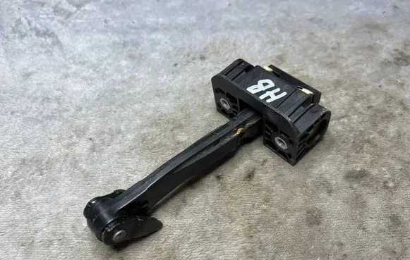 BMW M3 e90 Rear glass lock/latch C22 51222990642