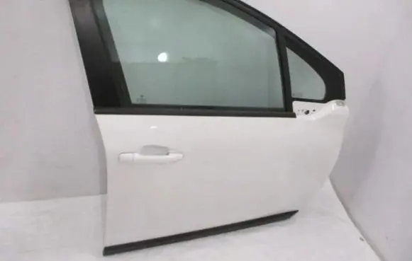 Peugeot 2008 I Front door 