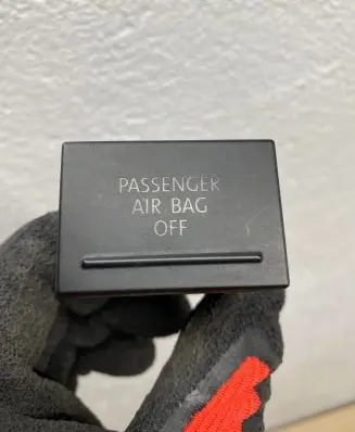Volkswagen Touareg I Passenger airbag on/off switch 7L6919235B