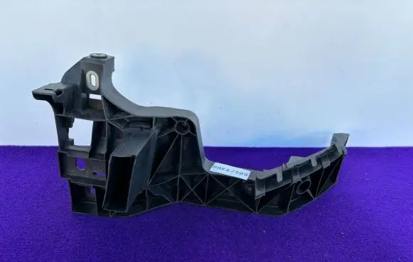 Audi Q8 Headlight/headlamp mounting bracket 4M8805607A