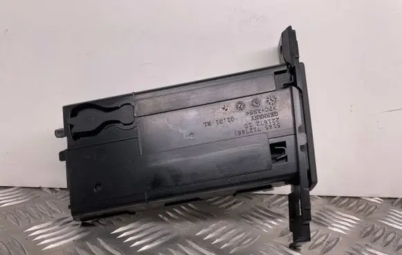 BMW 3 E90 E91 Cup holder 7127463