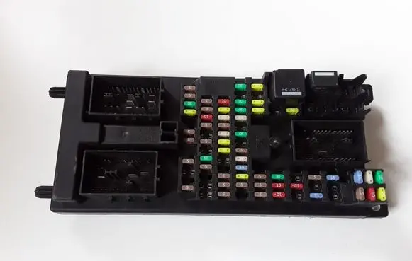 Jaguar XJ X351 Fuse module 3521AT510A