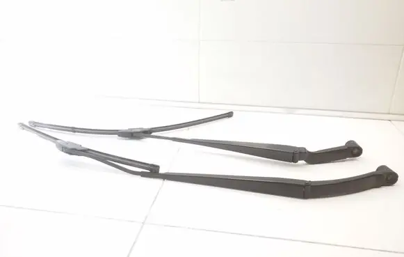 Nissan Qashqai Front wiper blade arm