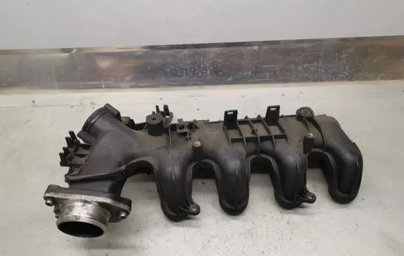 Citroen C4 I Intake manifold 9653808680