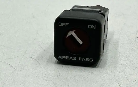 Passenger airbag on/off switch