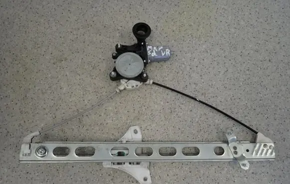 Suzuki Swift Cultus Front door window regulator with motor 
