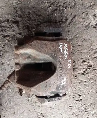 Volvo XC60 Front brake caliper