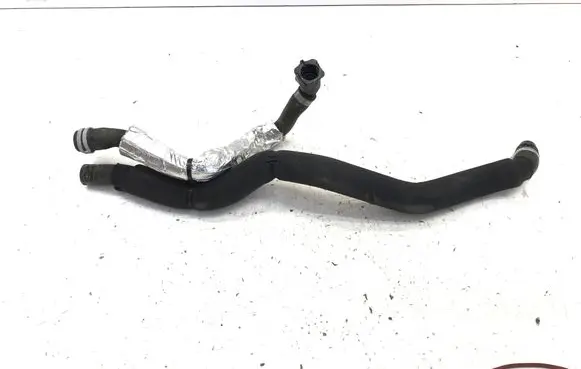 Volvo XC40 Engine coolant pipe/hose 32339729