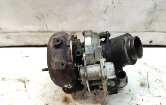 Audi A6 S6 C6 4F Turbo 059145702F 059145725A