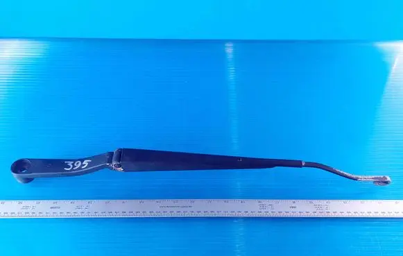 KIA Sorento Front wiper blade arm F9645