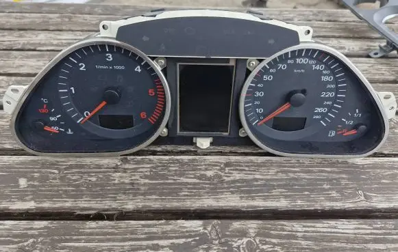 Audi A6 S6 C6 4F Speedometer (instrument cluster) 4F0920931F 4F0910930A 503000732302