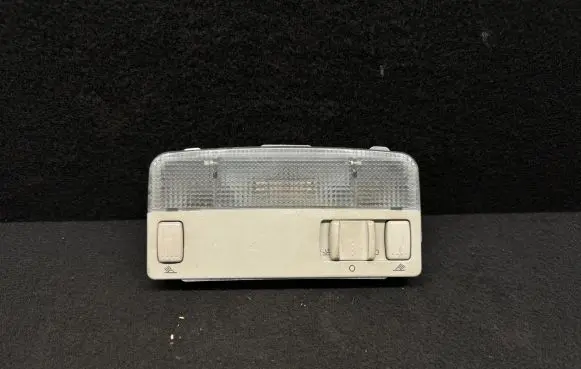 Volkswagen PASSAT B5.5 Front seat light 3B0947105