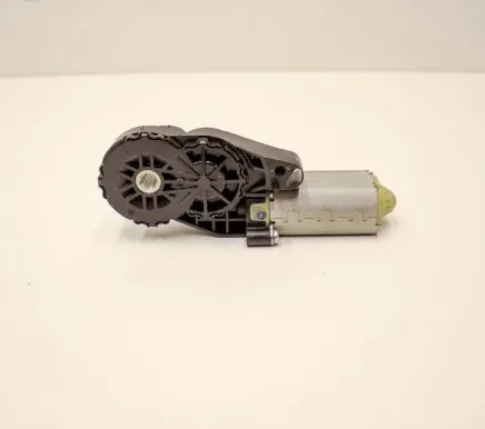 Ford Fusion Seat adjustment motor 82749635